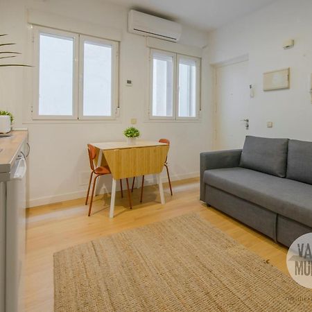 Escapada Para 3 En Sol, Conoce Concepcion Jeronima Madrid Eksteriør billede